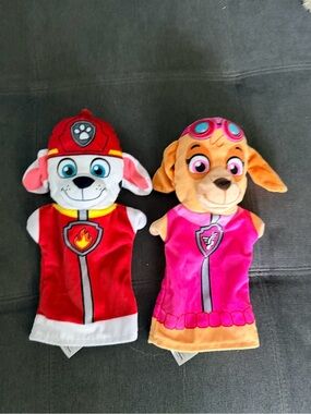 Melissa & Doug Paw Patrol Plush Puppets in Red and Pink